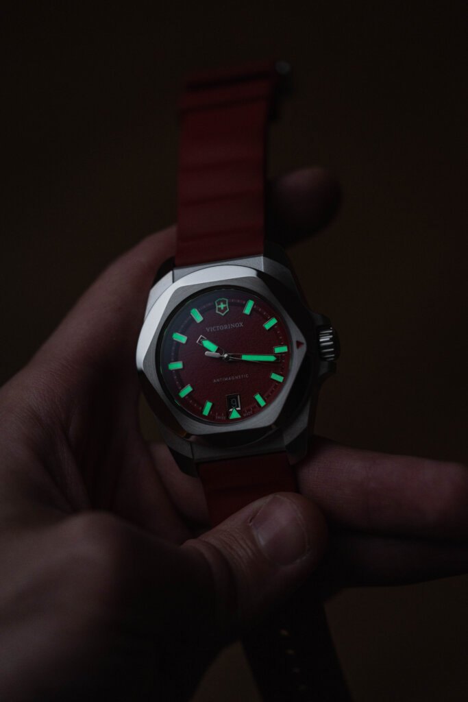  Victorinox I.N.O.X. 242029 