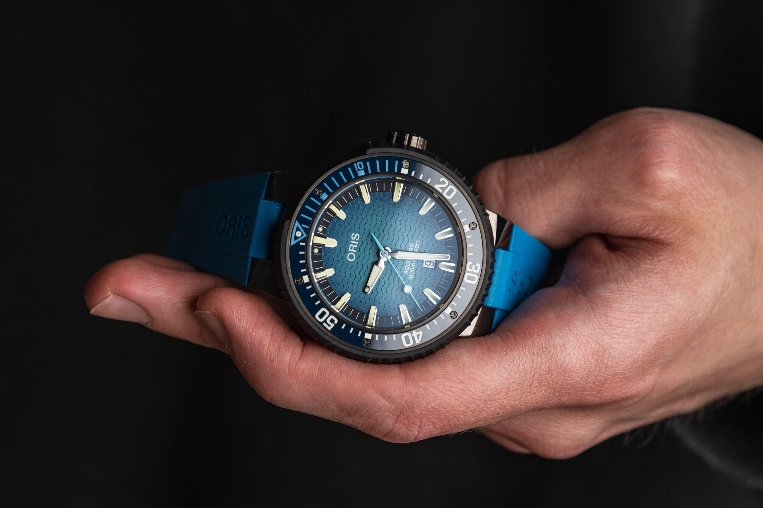 Skutečné profesionální potápěčské hodinky Oris Aquis Pro 1000m.
