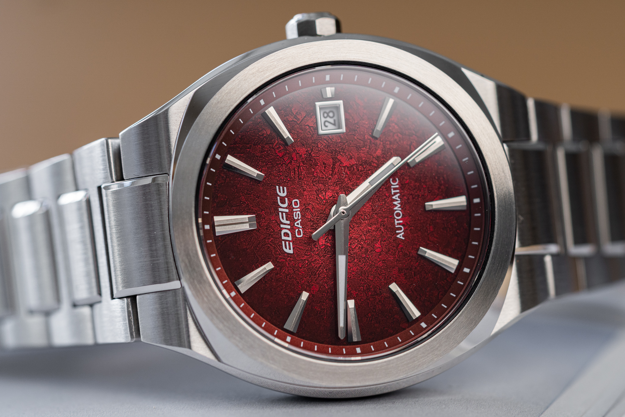 Třetí generace japonských automatů Casio Edifice.