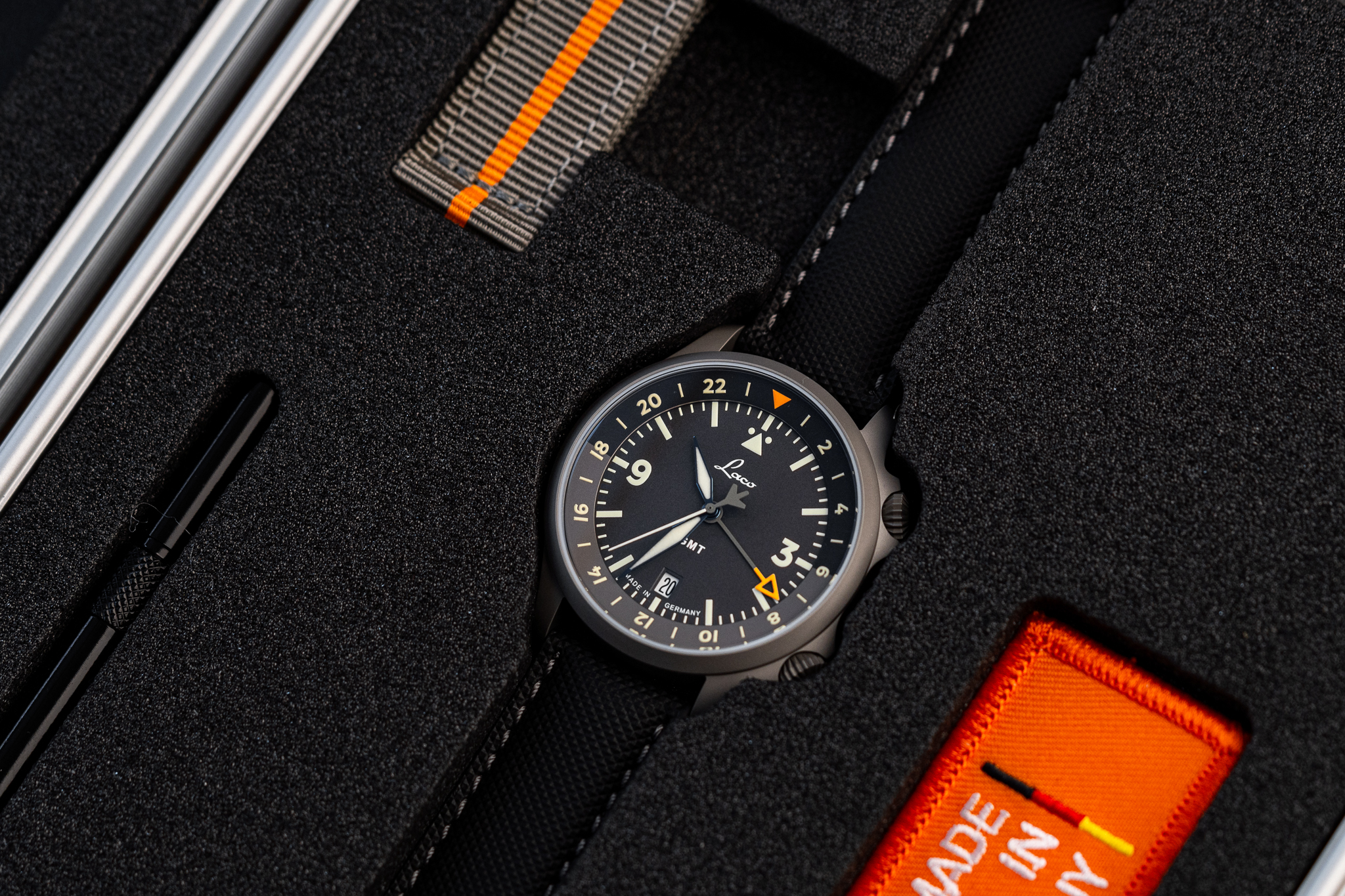 Laco Flieger Frankfurt GMT jsou nadčasové pilotky s historickými kořeny.
